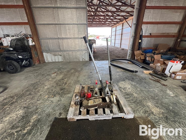 jacks-&-stands-image-2