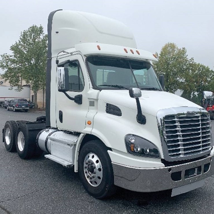 2018 FREIGHTLINER CASCADIA 113