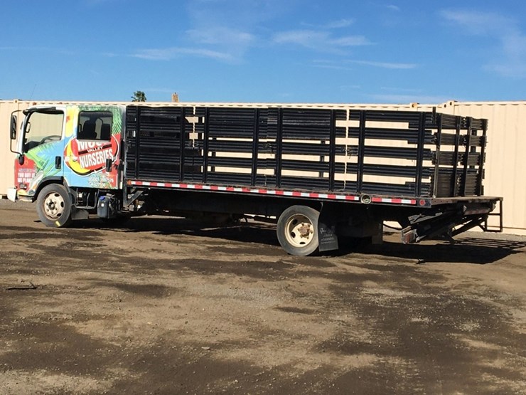 2015-isuzu-nqr-image-4