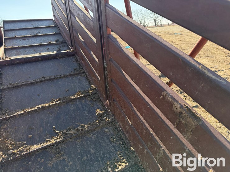 shop-built-10'-portable-loading-chute-image-12