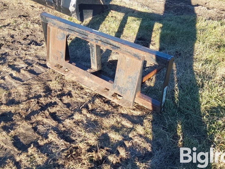 bale-spear-skid-steer-attachment-image-5