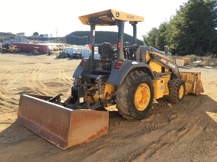 2015-deere-210l-image-3