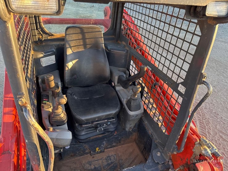 kubota-svl75-2-image-13