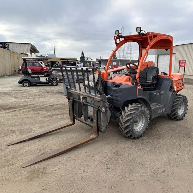 2019 JLG 3013