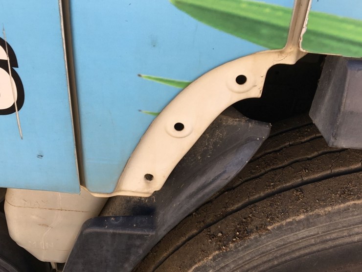 2015-isuzu-nqr-image-13