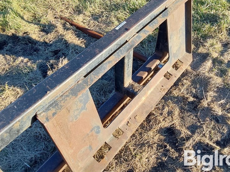 bale-spear-skid-steer-attachment-image-9