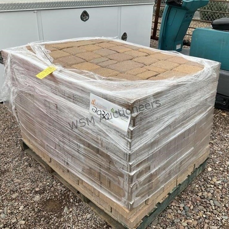 PALLET OF STONE PAVERS