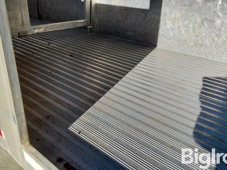 2015-hillsboro-endura-t/a-28'-aluminum-livestock-trailer-image-19