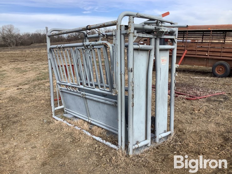 filson-heavy-duty-squeeze-chute-image-1