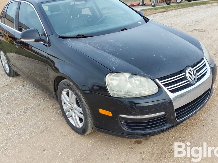 2006-volkswagon-jetta-4-door-sedan-image-12