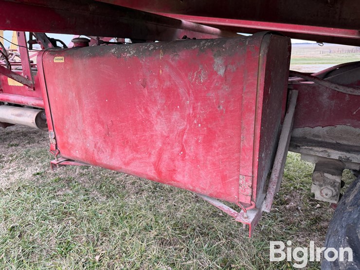 new-holland-1049-image-11