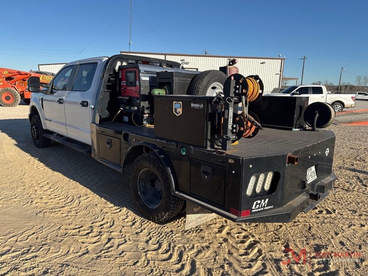 ford-f350-xl-image-3