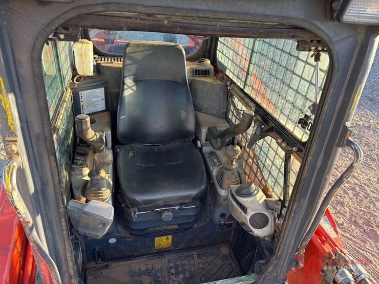 kubota-svl97-2-image-12