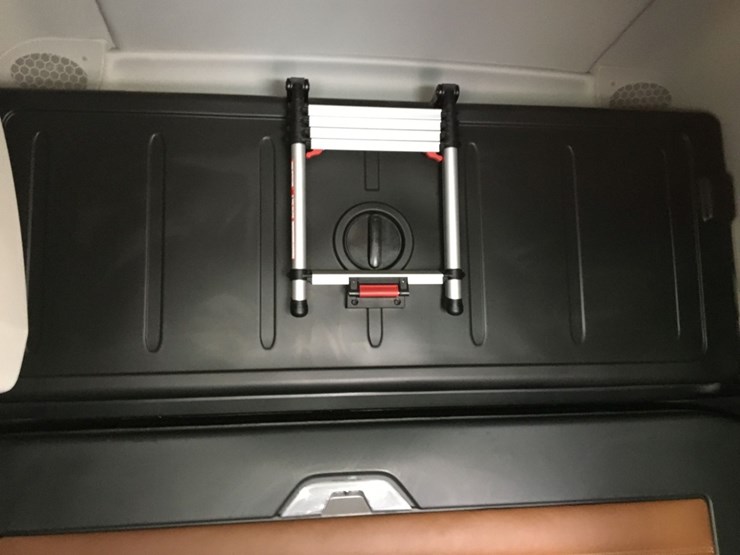 2023-freightliner-cascadia-truck-tractor,-image-15