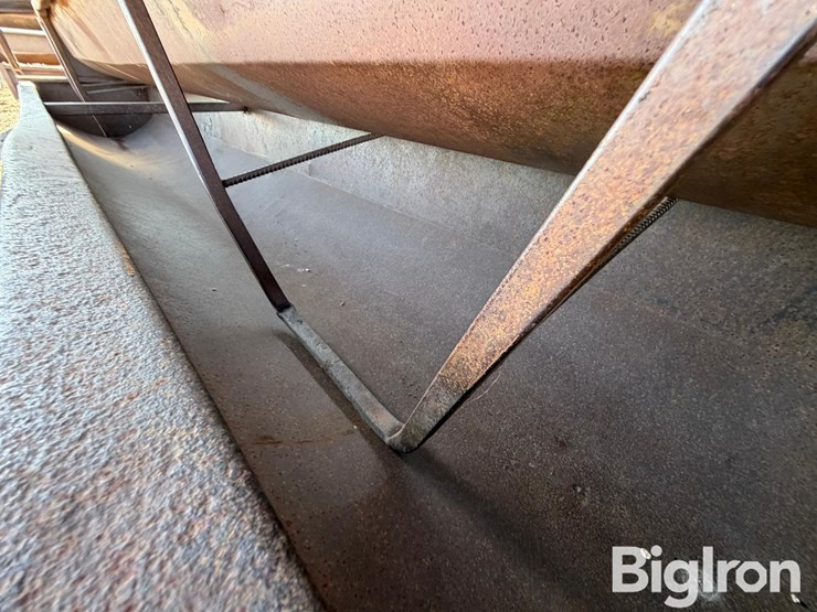 prairie-products-/-coop-12'-steel-feed-bunks-image-12