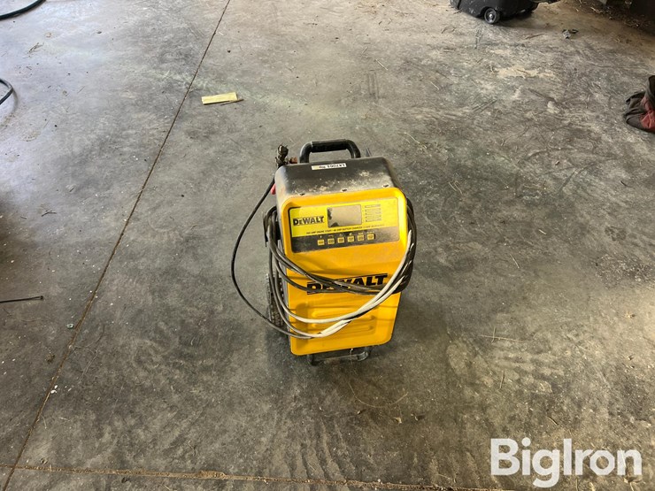 dewalt-12v-battery-starter/charger-image-1