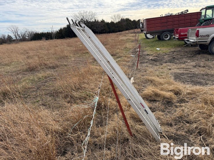 lite-products-72"-aluminum-loading-ramps-image-4