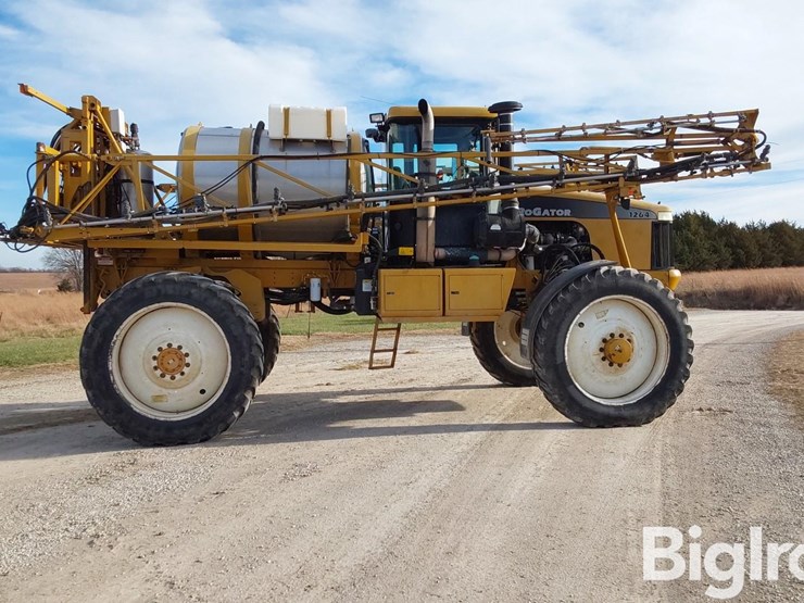 ag-chem-rogator-1264-image-4