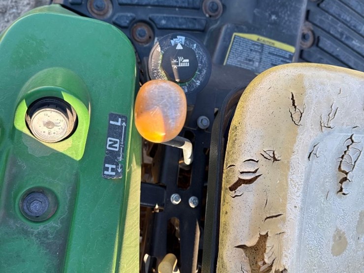 john-deere-1023e-image-15