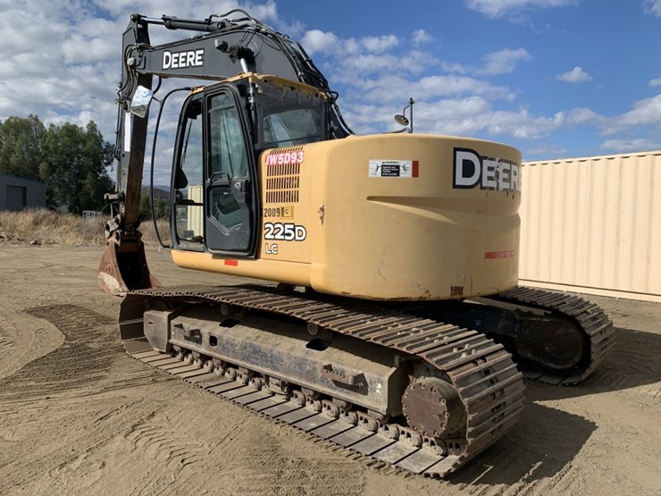 deere-225d-lc-image-4