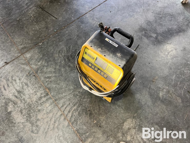 dewalt-12v-battery-starter/charger-image-8