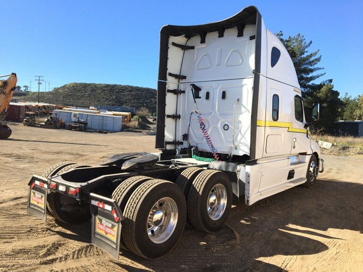 2023-freightliner-cascadia-truck-tractor,-image-3