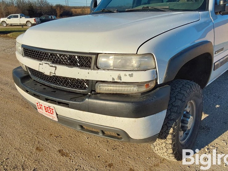chevrolet-silverado-2500-image-10