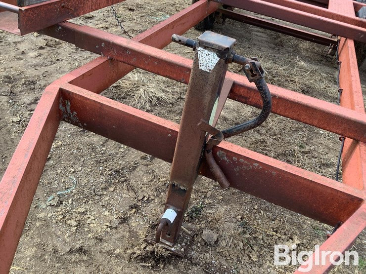 donahue-swather-trailer-image-17