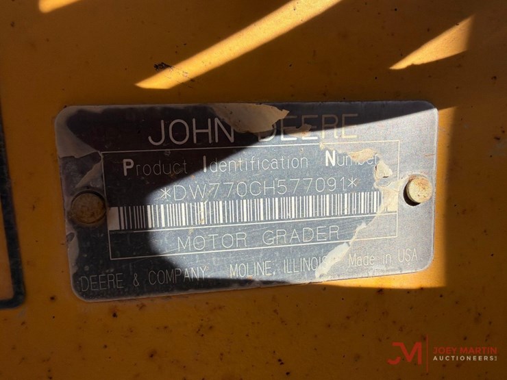 2000-deere-770ch-image-29