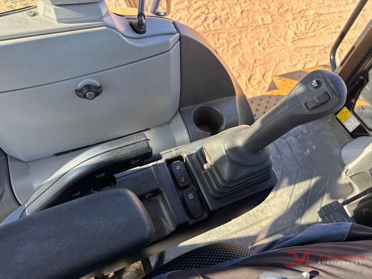 caterpillar-420-xe-image-33