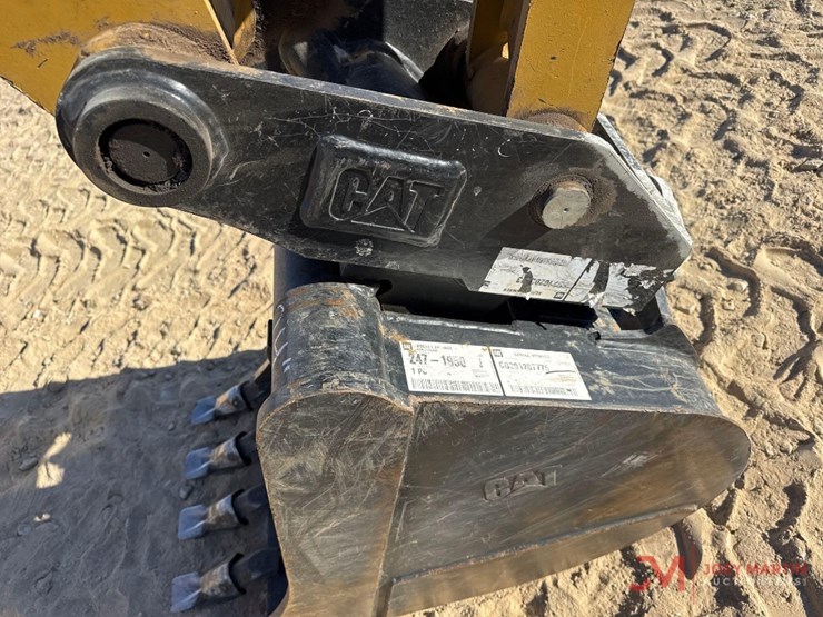 caterpillar-420-xe-image-16