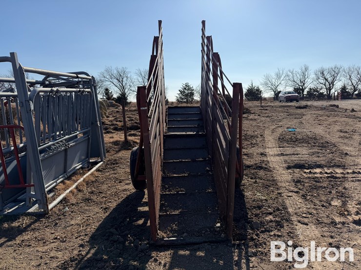 shop-built-10'-portable-loading-chute-image-2