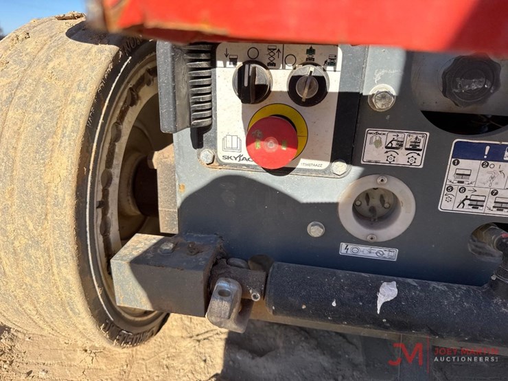 2021-skyjack-sj3226-electric-scissor-lift-image-13