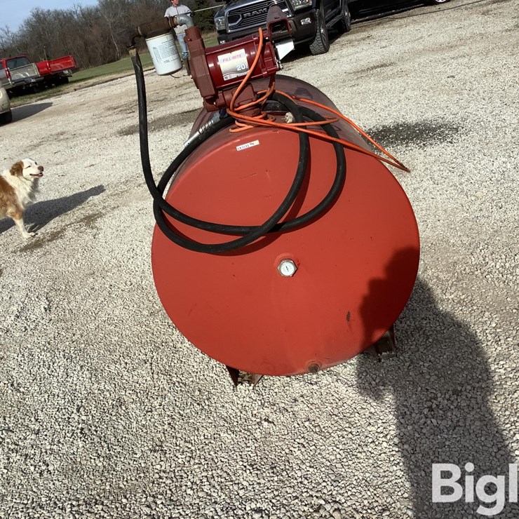 300-Gallon Fuel Tank W/Fill Rite Pump