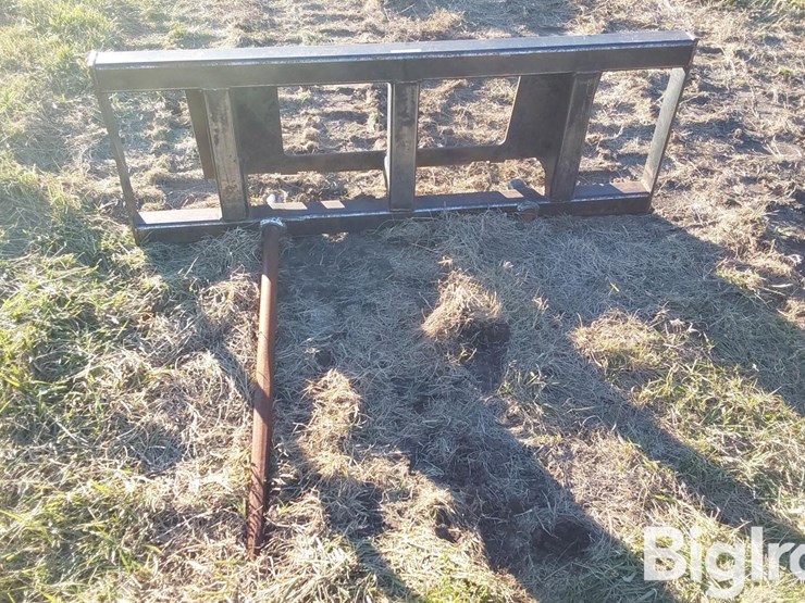 bale-spear-skid-steer-attachment-image-2