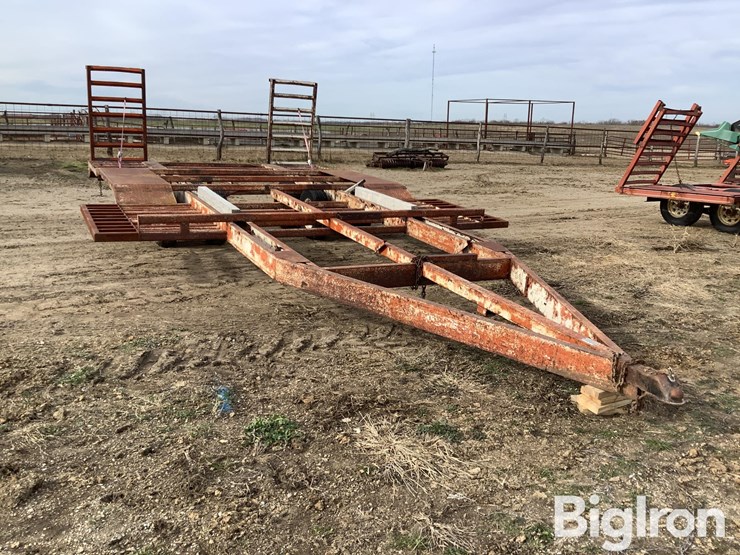 donahue-model-1000-t/a-implement-trailer-image-3