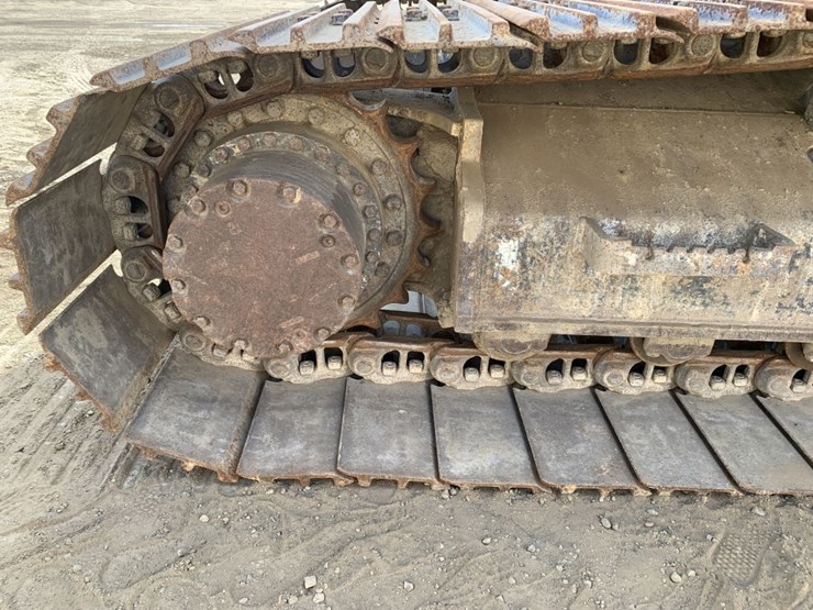 deere-225d-lc-image-11