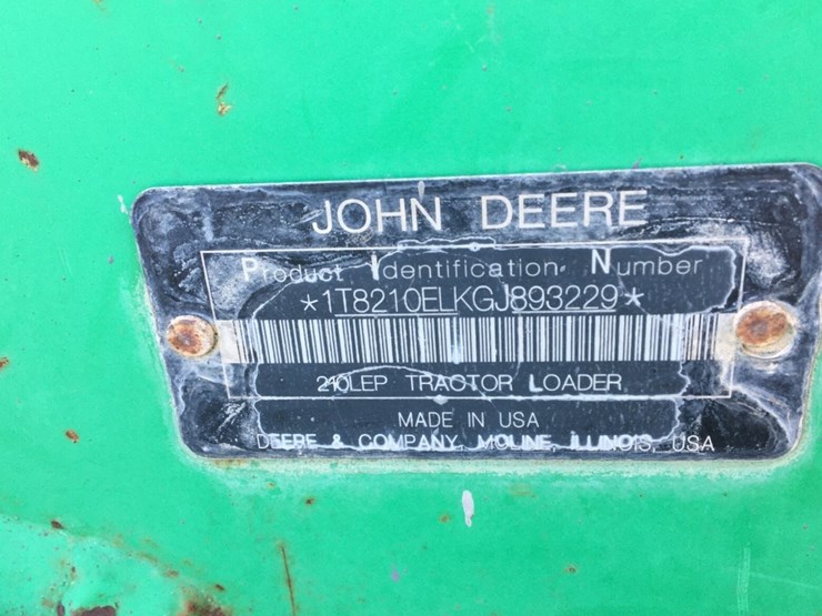 2016-deere-210lep-image-12