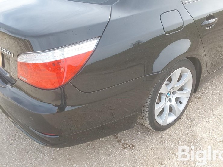 2008-bmw-535i-4-door-sedan-image-16