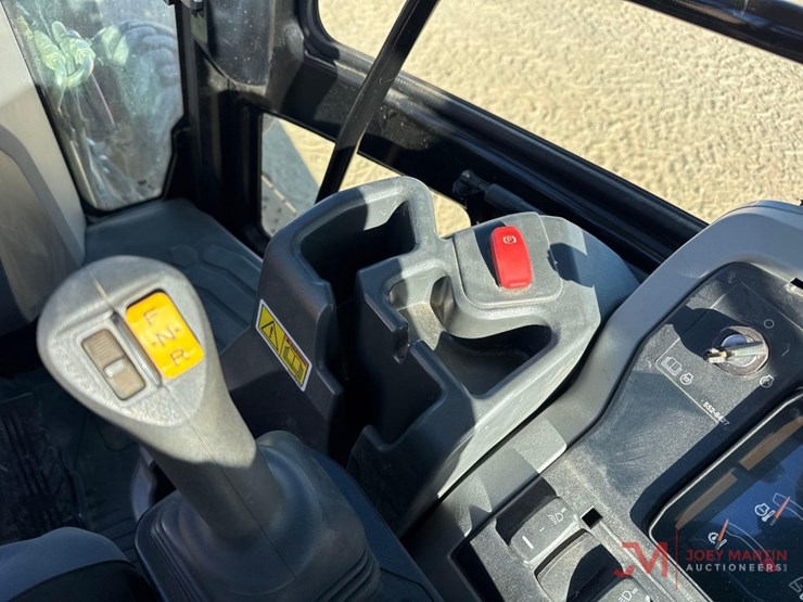 caterpillar-420-xe-image-31