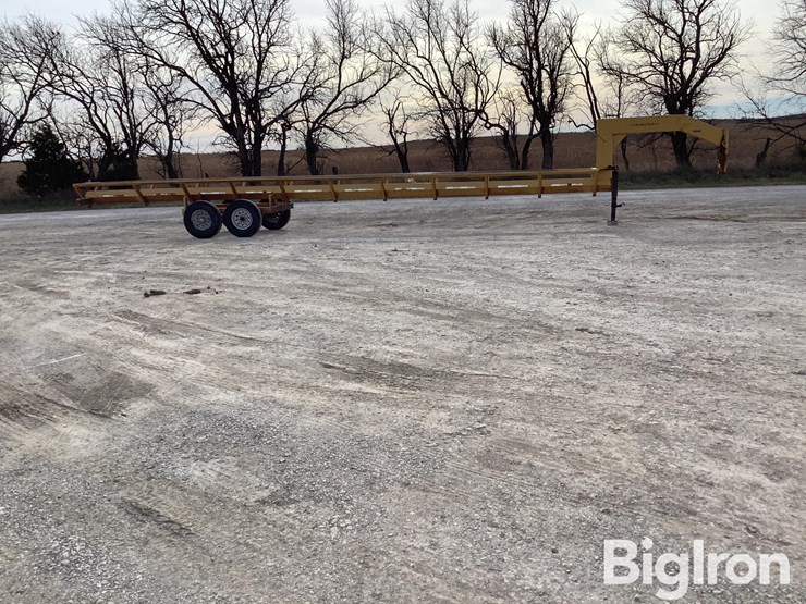 bradford-37'-in-line-bale-trailer-image-2