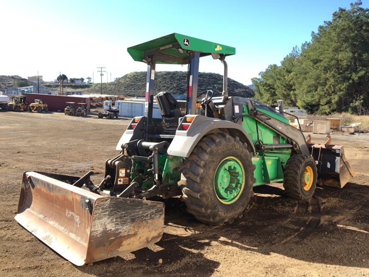 2016-deere-210lep-image-3