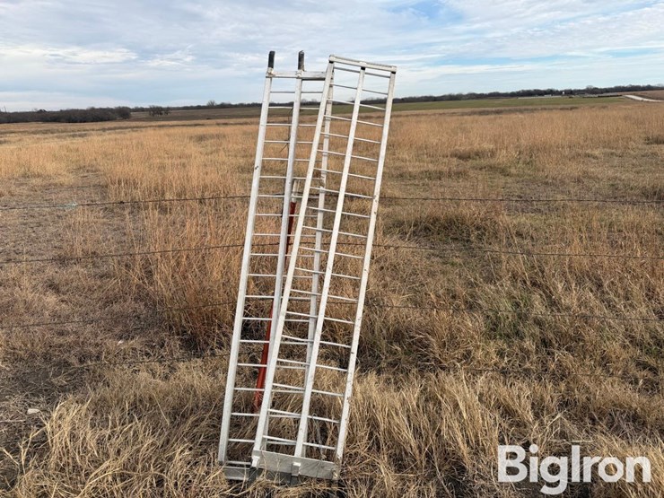 lite-products-72"-aluminum-loading-ramps-image-2