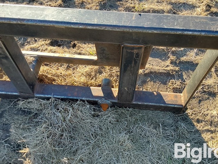 bale-spear-skid-steer-attachment-image-16