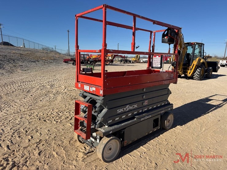 2021-skyjack-sj3226-electric-scissor-lift-image-2