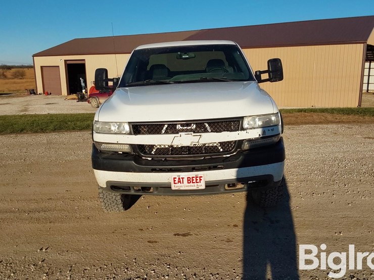 chevrolet-silverado-2500-image-2