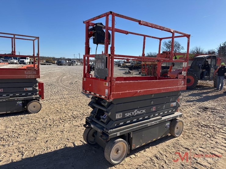 2021-skyjack-sj3226-electric-scissor-lift-image-4