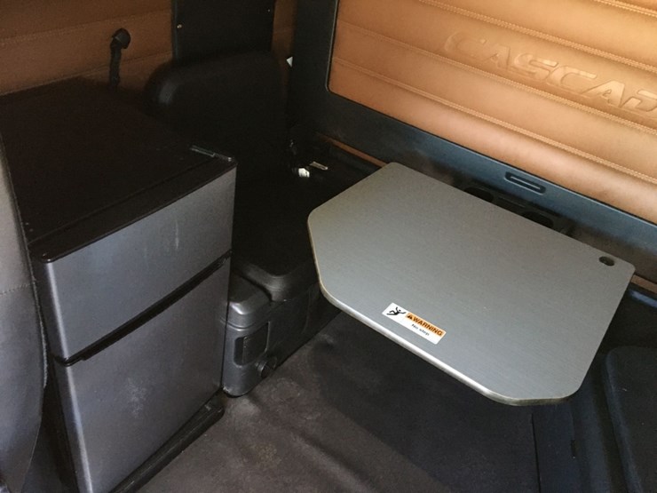 2023-freightliner-cascadia-truck-tractor,-image-13