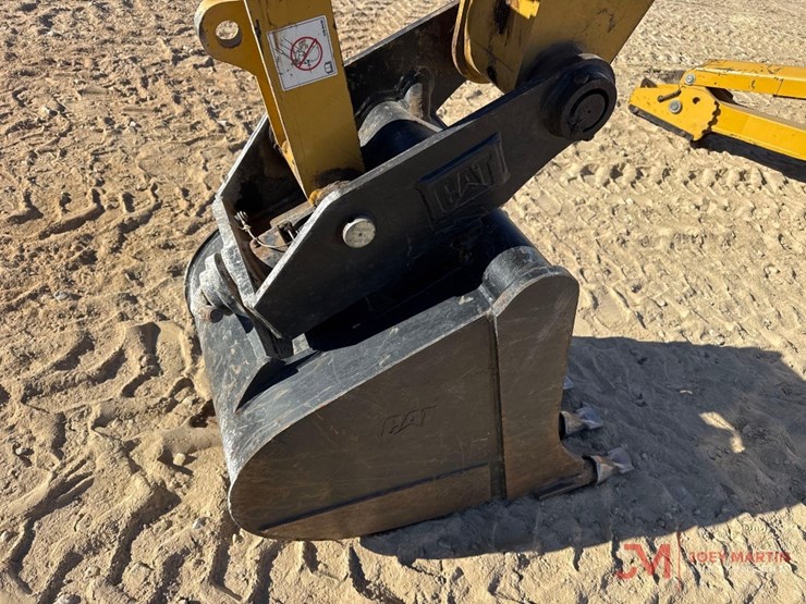 caterpillar-420-xe-image-17