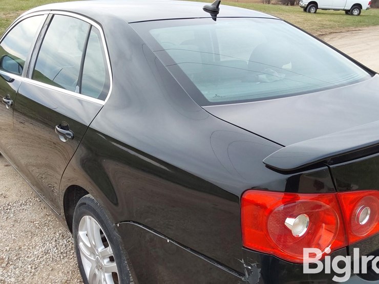 2006-volkswagon-jetta-4-door-sedan-image-17